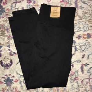 Vs Pink legging NWT!